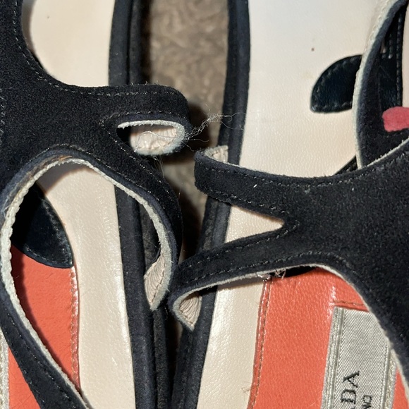 Prada black suede platform pink tulip t-strap sandals - Picture 13 of 15